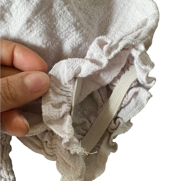 {One Clothing} fitted elastic peasant puffy sleeve crop top - Picture 5 of 7